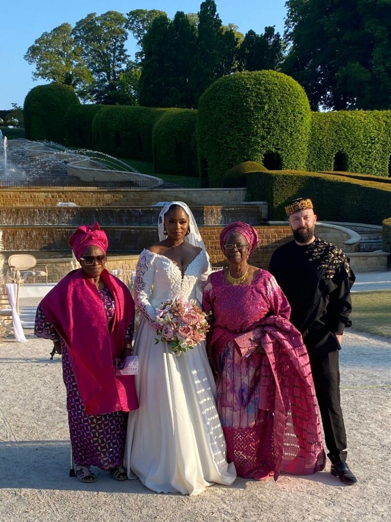 Beautiful-costumes-worn-by-Nigerian-guests-at-Alnwick-gardens.
