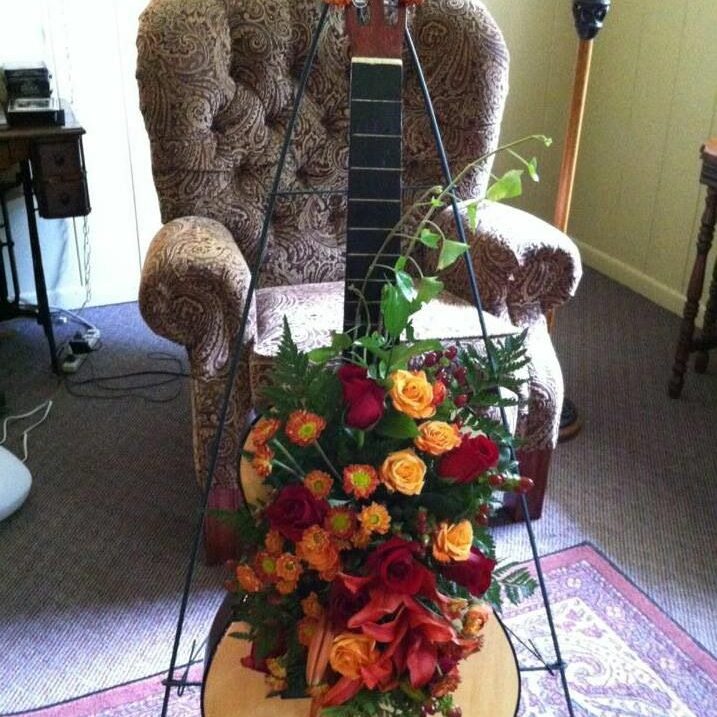 MB-Guitar-flowers